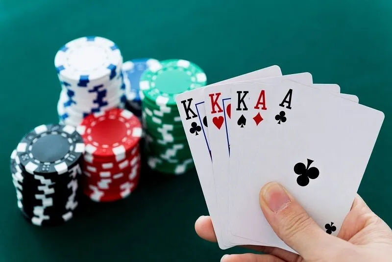 Trình tự chi tiết của một ván chơi game Poker